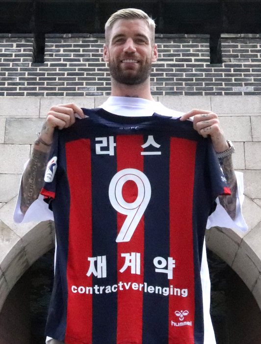 수원FC와 재계약한 외국인 공격수 라스.수원FC 제공