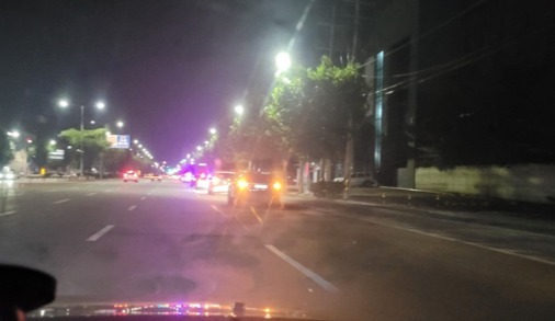 지난 8일 밤 안양 평촌1번가연합 회원들이 한밤 차량시위를 열고 있다. 평촌1번가연합회 제공