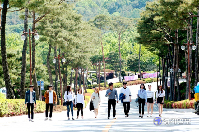 ▲교육부 통계에 따르면 서정대학교 취업률은 73.2%다.