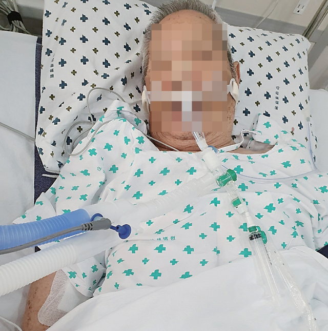 지난 5월8일 화이자 백신 2차접종을 받은 노갑영씨(86)가 접종 이후 ‘간질중첩증’ 진단을 받아 4개월 넘게 의식을 회복하지 못하고 있다. 팩트체크팀<br>