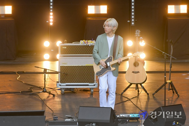 2021인천펜타포트 락 페스티벌 첫날인 9일 인천 송도달빛축제공원에서 너드커넥션이 열띤 공연을 펼치고 있다. 윤원규기자
