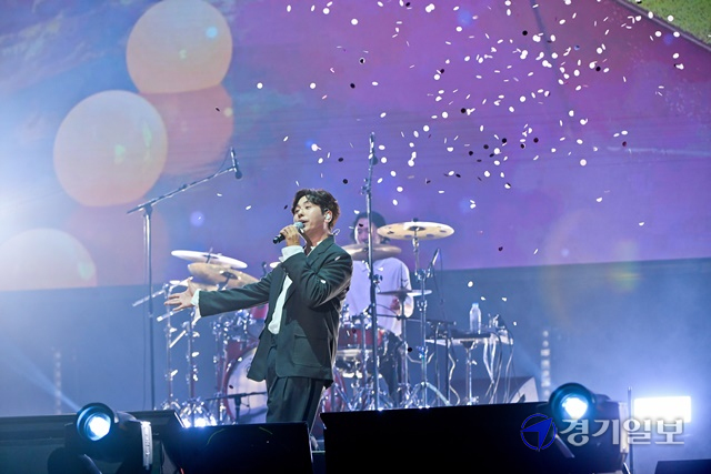 2021인천펜타포트 락 페스티벌 첫날인 9일 인천 송도달빛축제공원에서 데이브레이크가 화려한 공연을 펼치고 있다. 윤원규기자