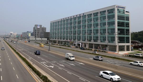 인천 남동구의 한 지식산업센터. 남동구 제공