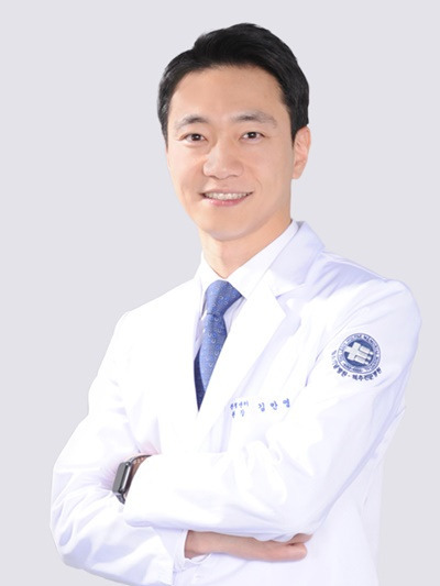 사진설명_-안양윌스기념병원-관절센터-김만영-원장_정형외과-전문의_