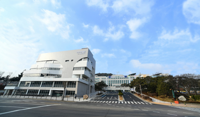 구리시청 전경(별관 포함).