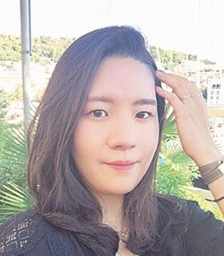 아동문학가. 번역가. 미국 뉴욕주립대 커뮤니케이션 학사.아동문학평론 동시 당선. 도서출판 서정시학 대표.