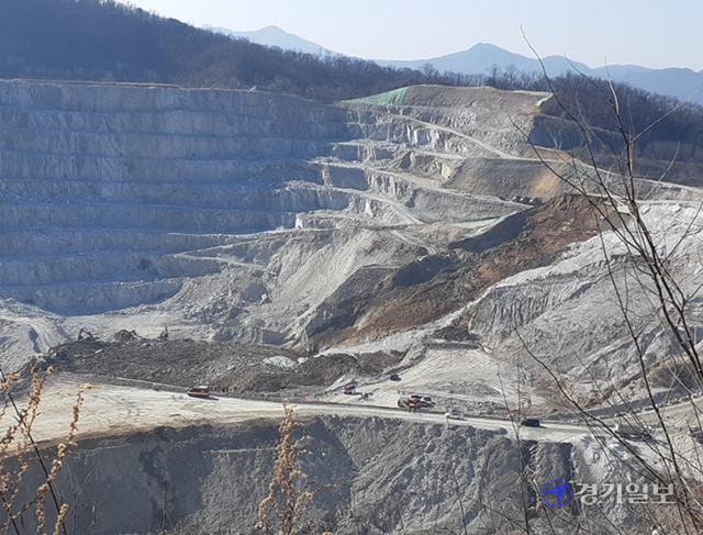 29일 작업자 3명 매몰 사고가 발생한 양주시 석재 채취장. 독자 제공