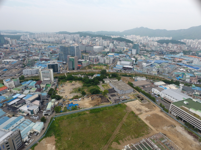 군포시 당정동 공업지역 내 옛 유한메디카 부지에 오는 2025년까지 유한양행 바이오연구소와 부설 CMS센터 등이 건립된다. 사진은 유한양행 바이오연구소 등이 들어설 옛 유한메디카 부지. 군포시 제공