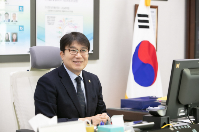 제8대 부천시의회 강병일 의장