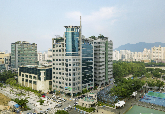 안양산업진흥원이 지난해 기업지원분야에서 괄목할 만한 성과를 거둔 것으로 나타났다. 사진은 안양산업진흥원 전경. 안양산업진흥원 제공