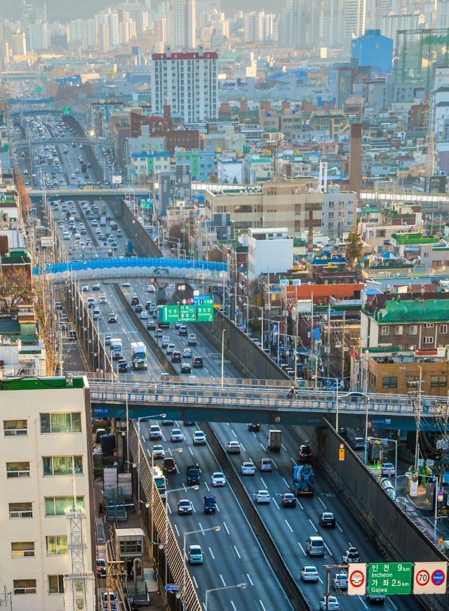 인천시가 지하화를 통해 도심 재생 등을 추진 중인 인천대로(옛 경인고속도로) 전경. 경기일보 DB