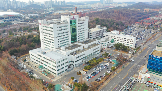 안산지역에선 응급의료센터 확충문제가 시급한 과제로 떠오르고 있다. 사진은 고대안산병원 전경. 안산시 제공