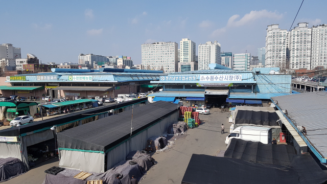수원특례시 시설 현대화 사업 이전 수원농수산물도매시장 전경.