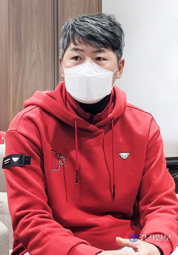 22일 SSG랜더스필드 감독실에서 김원형 SSG 감독이 인터뷰를 하고 있다.김경희기자