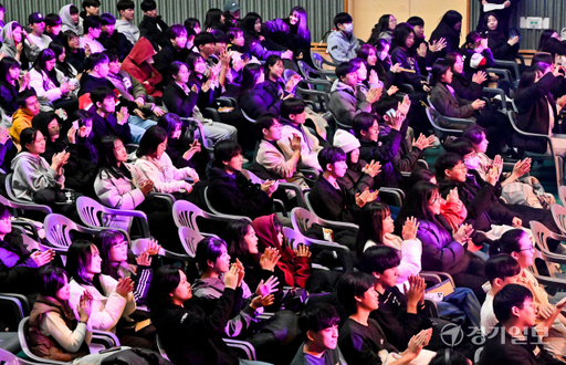 의왕시 고3 청소년을 위한 힐링콘서트 ‘행운을 빌어요!’ [포토뉴스]