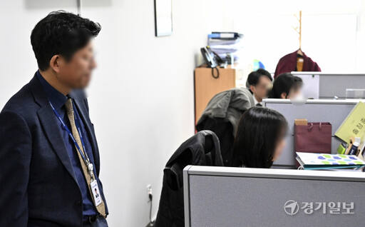 이재명 대표 법인카드 유용의혹 경기도청 압수수색 [포토뉴스]