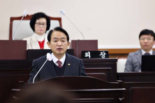 김찬진 인천 동구청장이 6일 제270회 동구의회 제2차 정례회에서 발언하고 있다. 구 제공