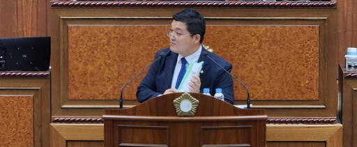 조세일 의원이 제326회 제2차 정례회 제2차 본회의에서 시정 질의하고 있다. 김창학 기자
