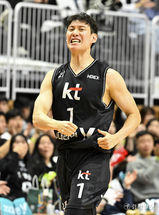 수원 KT, 서울 SK에 85-71로 패배 [포토뉴스]