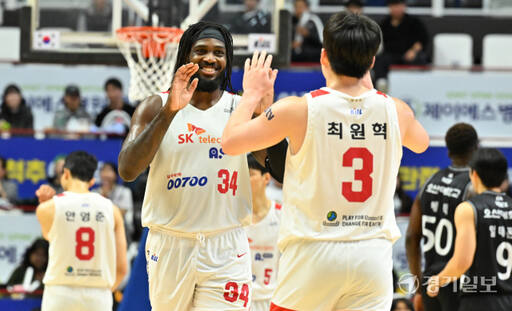 수원 KT, 서울 SK에 85-71로 패배 [포토뉴스]