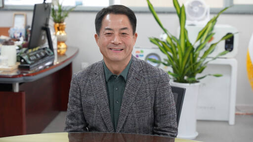 이병규 수원시청소년청년재단 이사장이 경기일보와 인터뷰를 진행하고 있다. 수원시청소년청년재단 제공