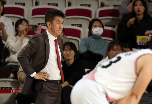‘줄부상 악재’로 인해 고민이 깊어진 안양 정관장 김상식 감독.연합뉴스