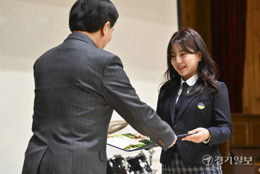 밝은 미래를 향해, 과천고등학교 졸업식 [포토뉴스]
