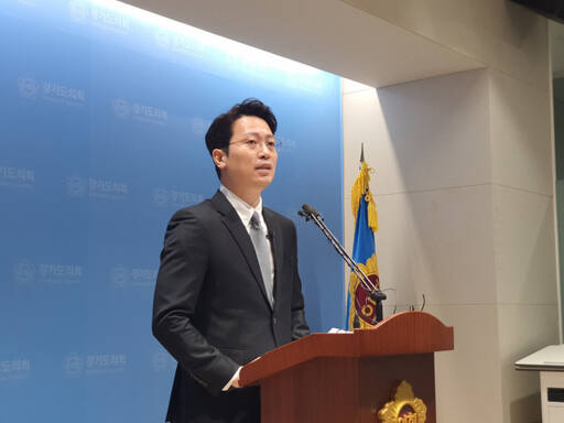 이기인 경기도의원이 29일 경기도의회 브리핑룸에서 국민의힘 탈당 및 개혁신당 합류에 대한 기자회견을 진행하고 있다. 이정민기자