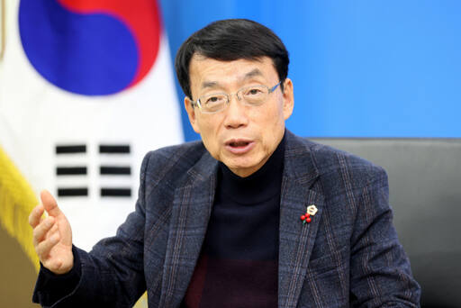 허식 인천시의회 의장이 2024년 새해를 맞아 열린 의정에 대해 설명하고 있다. 인천시의회 제공