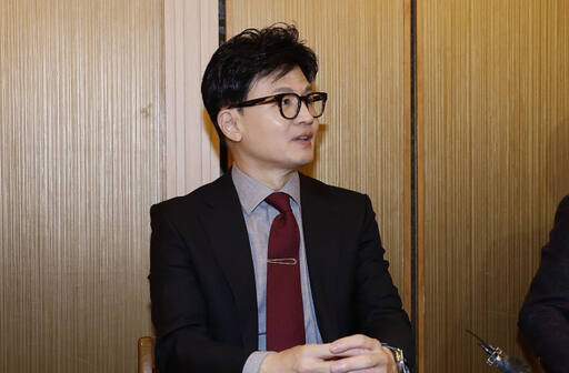 국민의힘 한동훈 비상대책위원장이 17일 오후 서울 여의도 한식당에서 4선·5선 중진 의원들과 오찬 간담회를 하고 있다. 연합뉴스