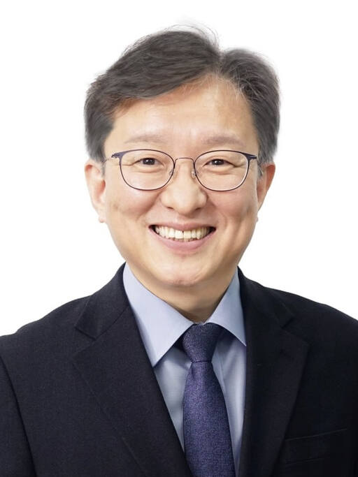 더불어민주당 권칠승 국회의원(화성병)이 18일 입장문을 통해 경제정의실천시민연합의 공천배제 발표에 유감을 표했다. 권칠승 의원실 제공