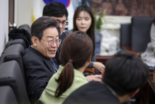 더불어민주당 이재명 대표는 18일 국회에서 가덕도 취재 동행 기자 차담회를 했다. 민주당 제공
