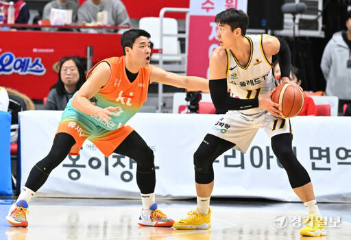 프로농구 KT, LG에 71-68로 아쉽게 패배해 연승 마감 [포토뉴스]