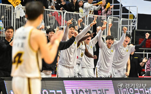 프로농구 KT, LG에 71-68로 아쉽게 패배해 연승 마감 [포토뉴스]