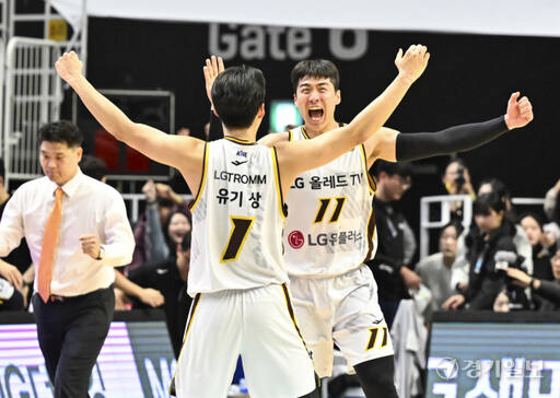프로농구 KT, LG에 71-68로 아쉽게 패배해 연승 마감 [포토뉴스]