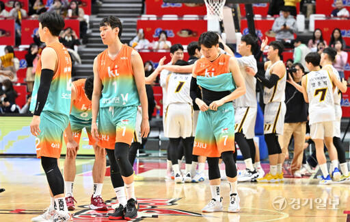 프로농구 KT, LG에 71-68로 아쉽게 패배해 연승 마감 [포토뉴스]
