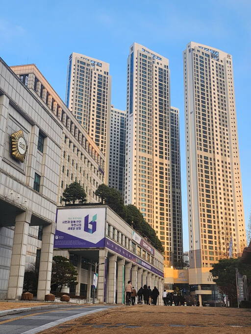 부천 중동특별계획구역 내 힐스테이트 주상복합아파트 전경.김종구기자.