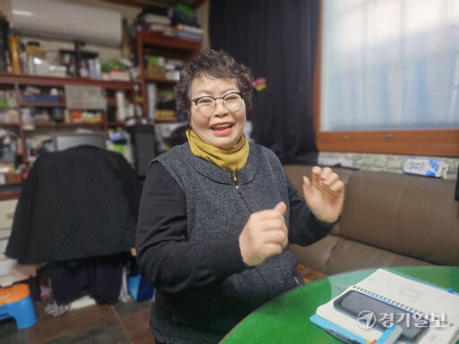 김후례 장안구여성자원봉사회 회장이 30일 수원특례시 장안구 율천동의 한 사무실에서 인터뷰를 진행하고 있다. 김기현기자