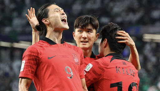 31일 카타르 알라이얀에서 에듀케이션 시티 스타디움에서 열린 2023 아시아축구연맹(AFC) 아시안컵 16강전 한국과 사우디아라비아의 경기서 후반 종료 직전 동점골을 넣은 조규성(왼쪽0이 포효하고 있다.연합뉴스