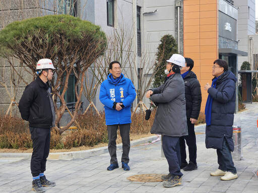 [총선 나도 뛴다]김주영 민주당 김포갑 “고촌 고도제한 위반 아파트 현장 살펴”