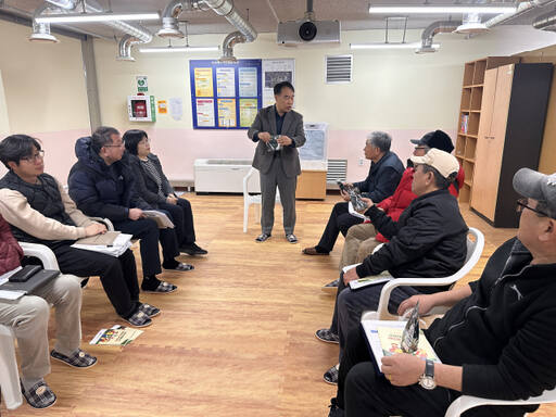 인천 옹진군 연평면은 최근 대피소에서 이장회의를 갖고 주민들의 대피소 활용 방안을 모색했다. 군 제공