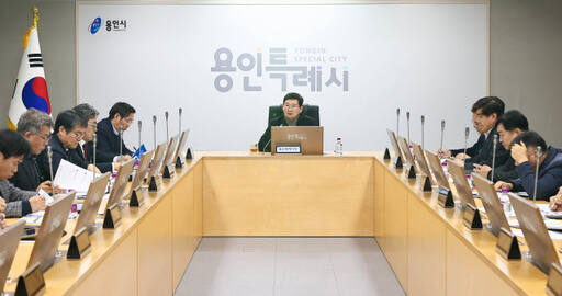지난 7일 오전 용인특례시청 영상회의실에서 개최된 ‘2040 용인도시기본계획 수립 용역 착수보고회’에서 이상일 시장이 발언하고 있다. 용인특례시 제공