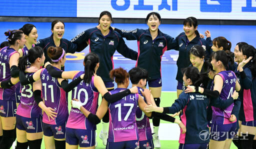 여자프로배구 흥국생명, 현대건설에 3-0으로 승리 [포토뉴스]