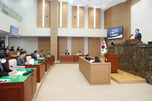 이천시의회가 14일 올해 첫 임시회를 개최하고 있다. 이천시의회 제공.