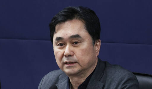 개혁신당 김종민 최고위원이 18일 여의도 새로운미래 당사에서 최근 당 상황과 관련된 내용으로 기자간담회를 하고 있다. 연합뉴