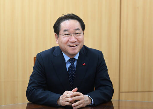유정복 인천시장이 본인의 사회관계망서비스(SNS)에서 선거구 획정 지연에 대한 우려의 목소리를 냈다. 경기일보 DB