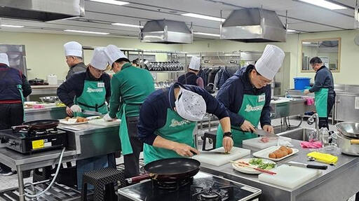 '행복을 요리하는 남자' 교육 모습. 부천시 제공.