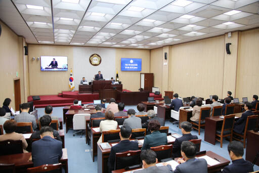 안성시의회는 23일 제221회 임시회를 개회하고 조례안 30건 등을 원안가결했다.-안성시의회 제공-