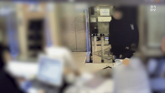 Sequence01-ezgif.com-video-to-gif-converter