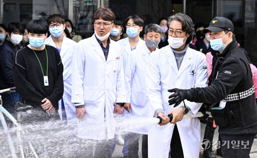 의료진과 함께한 민방위 훈련 [포토뉴스]